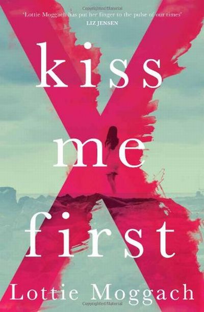 Cover Kiss Me First englisch